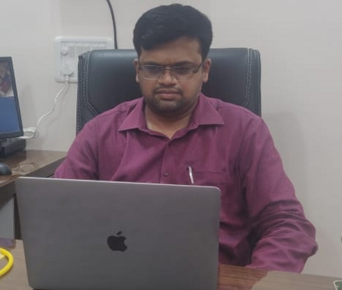 Dr. Akash Shrikhande-Pulmonologist in Bhopal